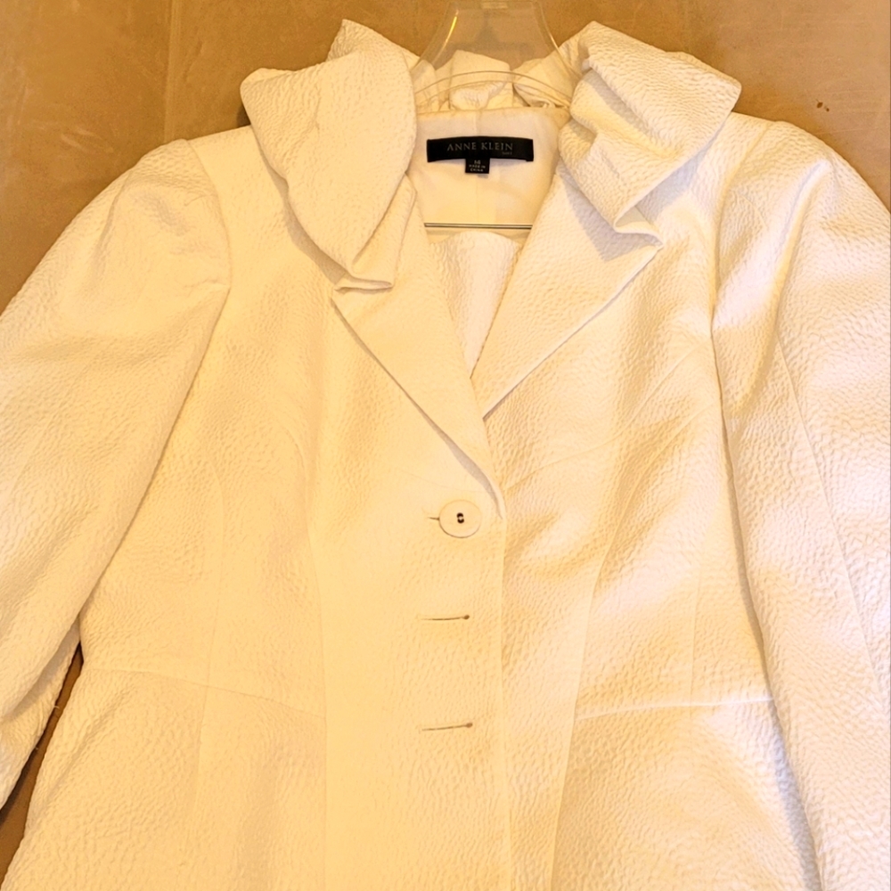 Elegant Skirt Suit!